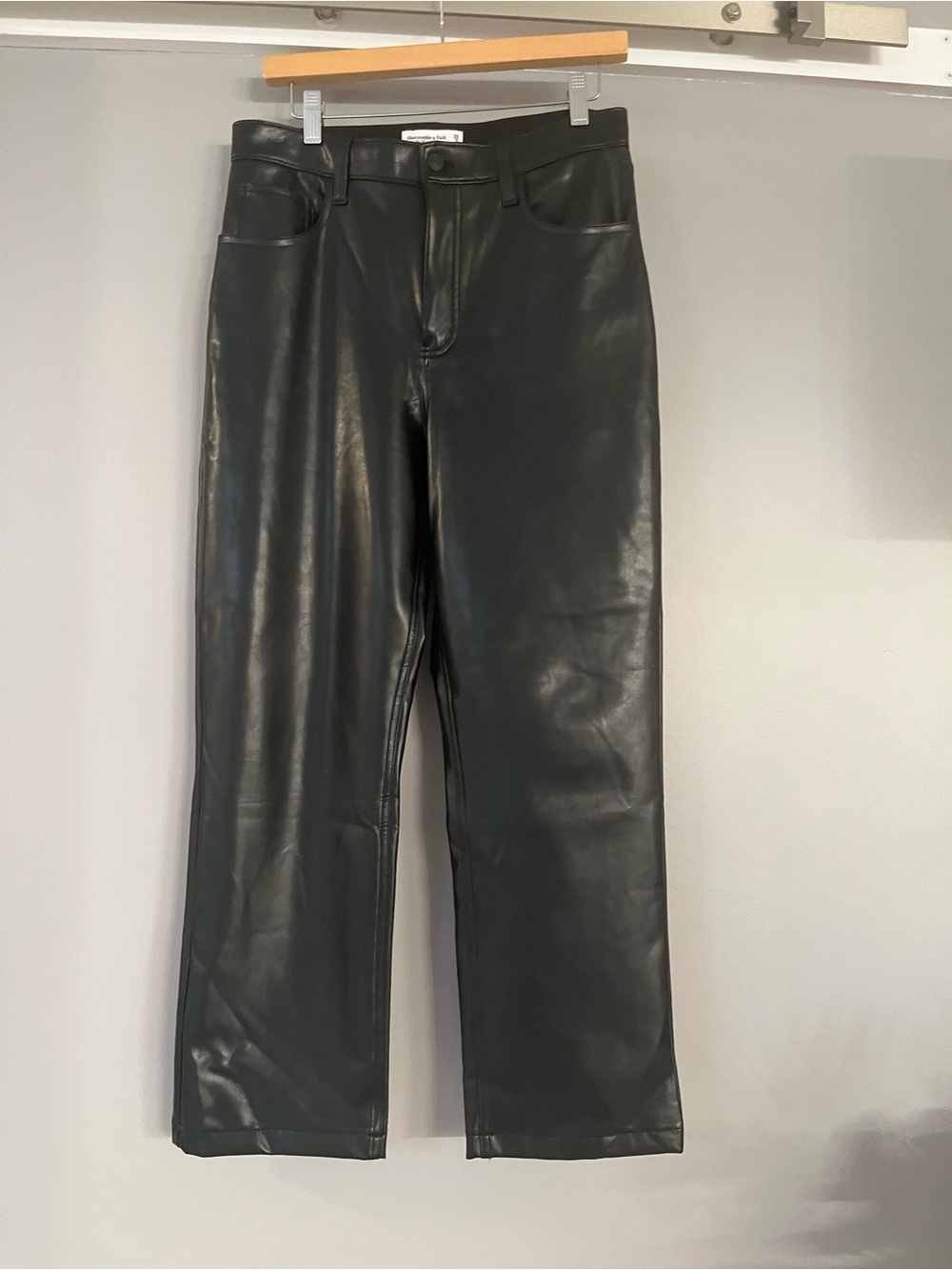 Abercrombie & Fitch Ultra High Rise Black Faux Leather Pants, size 29